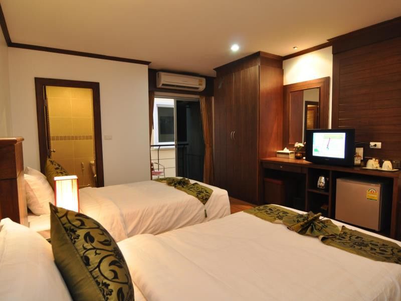 Hemingway'S Hotel Patong Exterior foto