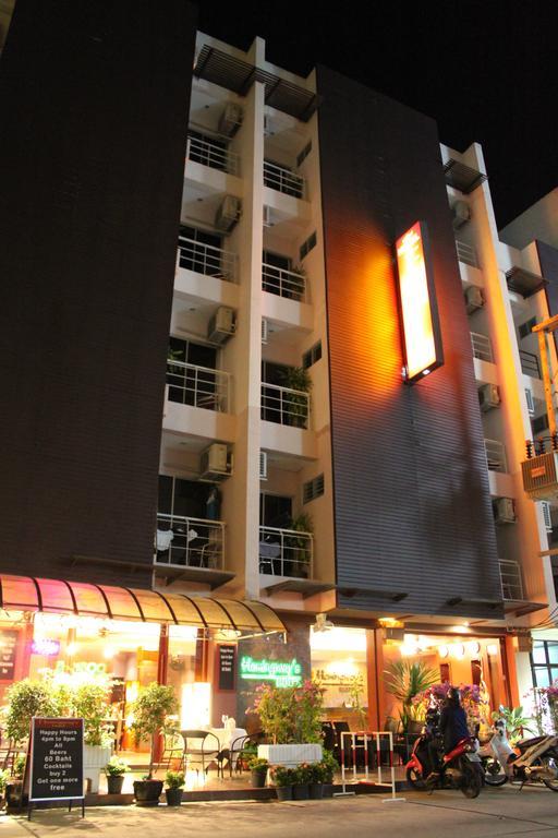 Hemingway'S Hotel Patong Exterior foto